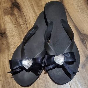 🎀 Flip Flops w/Satin Bow & Heart Jewel Detail